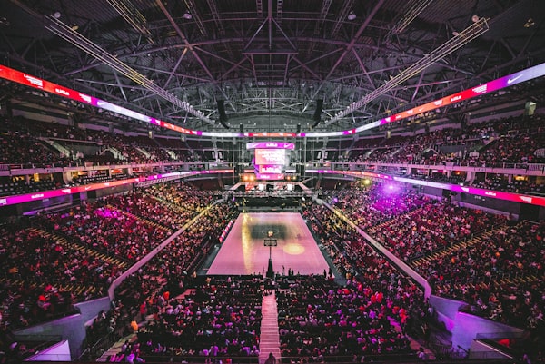 NBA季后赛激烈对决